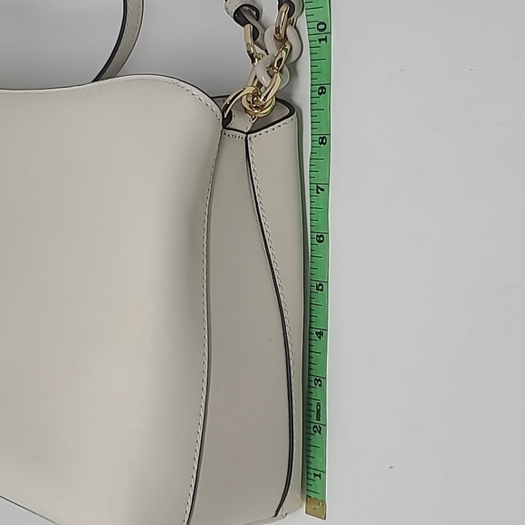MICHAEL KORS Purse Cream Textured Leather Shoulder Bag with Gold Hardware - Picture 4 of 12